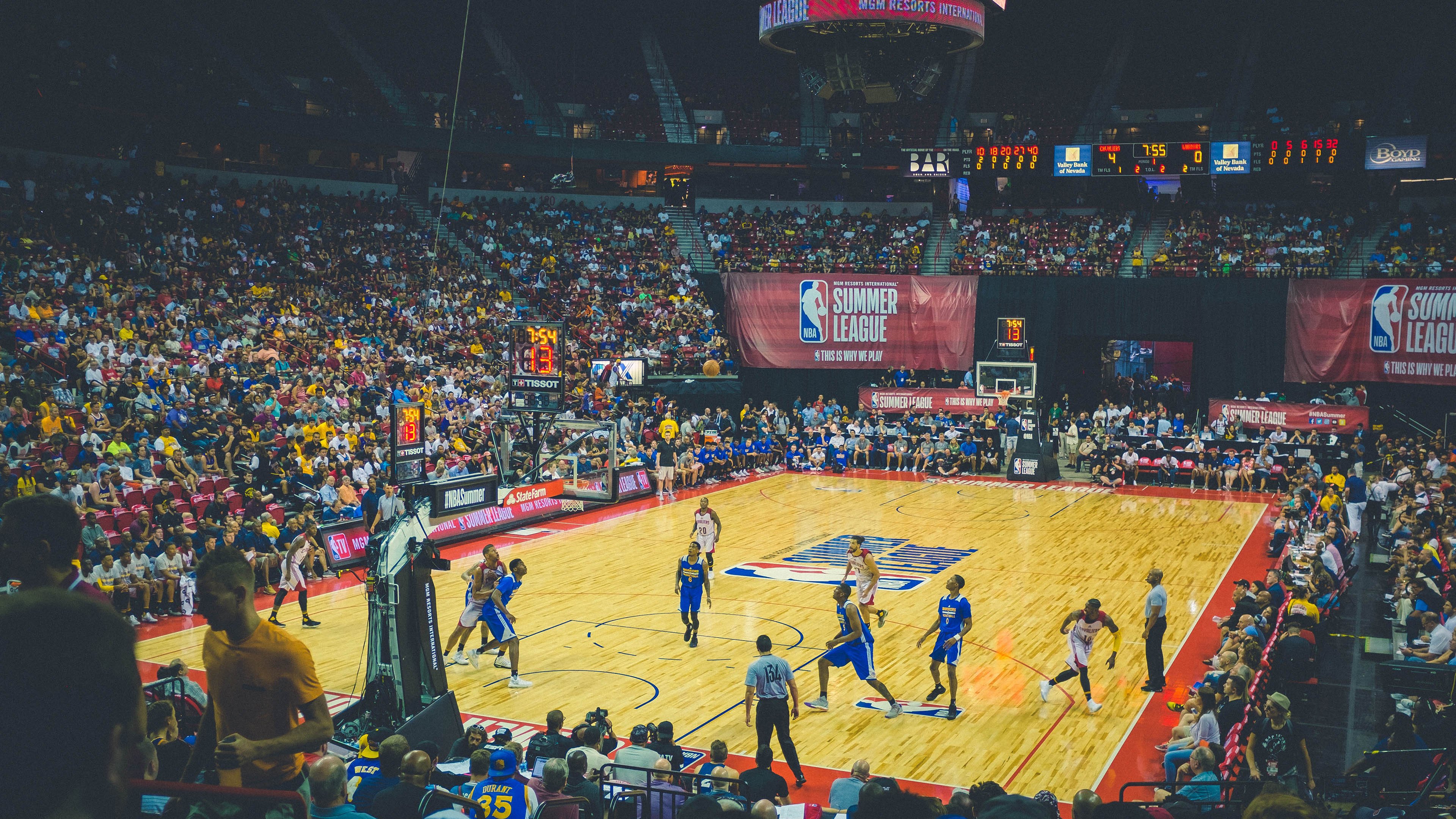 莫兰特点球掀翻全场，换人成关键转折|PG电子体育app